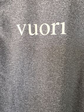 Vuori Heather Gray Logo Tee